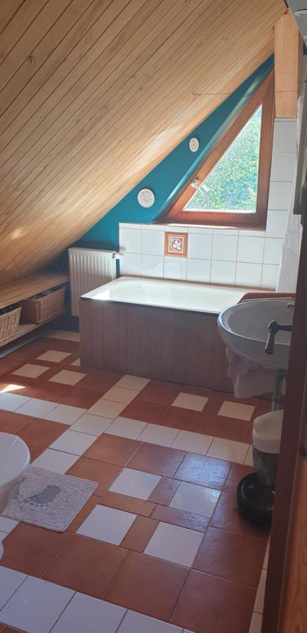 Majiga Istaba Ar Balkonu Un Vannasistaba, Bezmaksas Velo Noma Iecava Exteriör bild